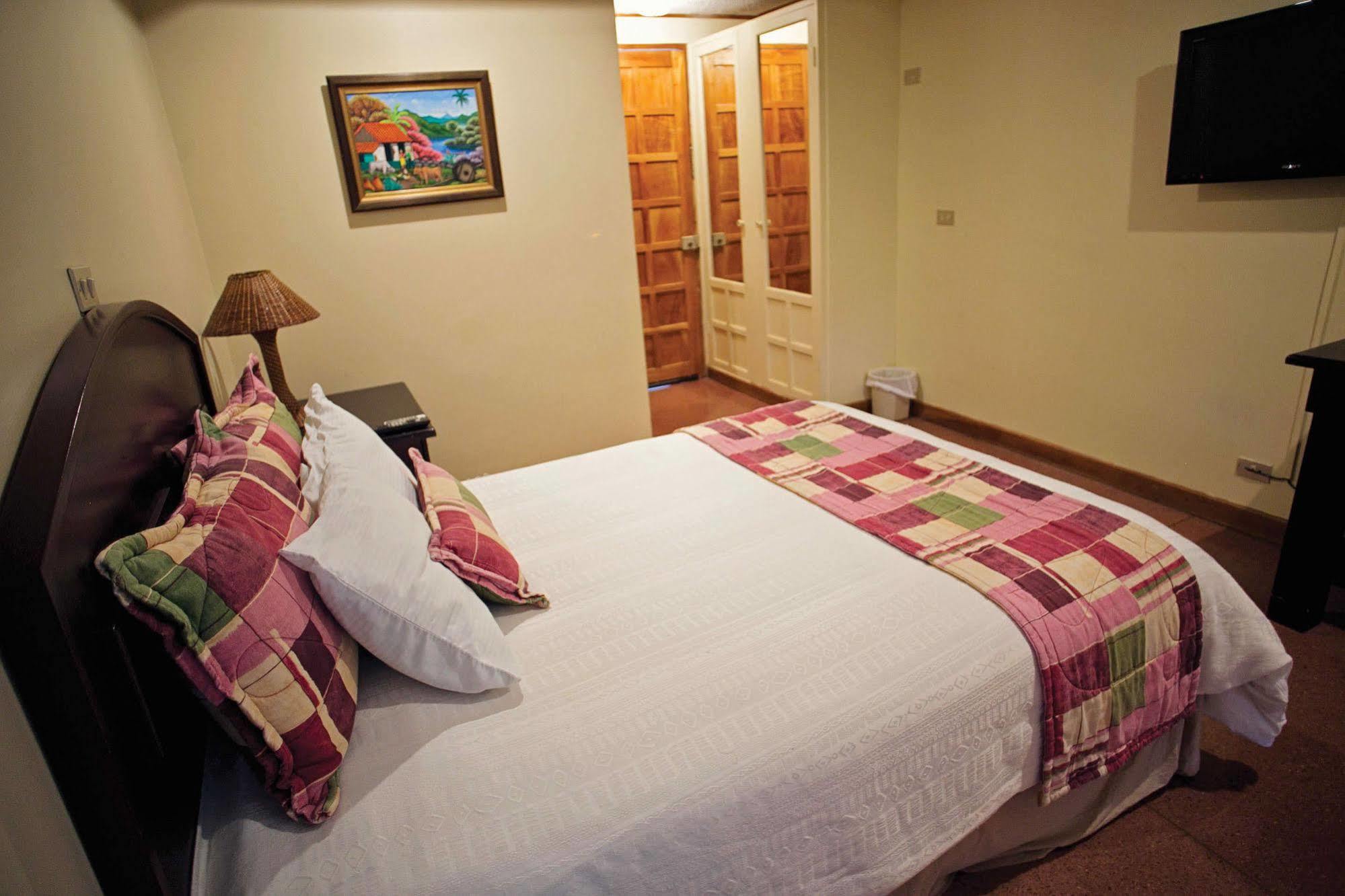 Hotel Cana Brava Inn Cañas Eksteriør bilde